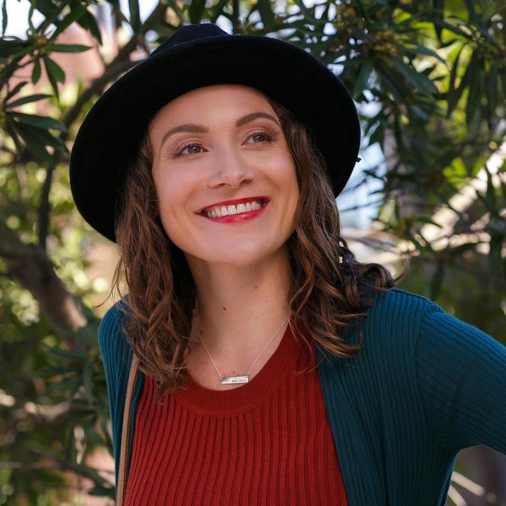 Meet your Posher, Alia